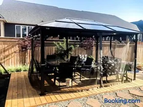 Inspired Stay close to Niagara *4B & 2King Beds* - Image 2