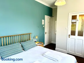 St George's Hotel - Image 2