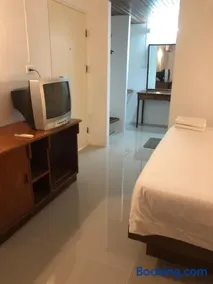 Paradorn Inn - Image 3