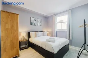 Elegant Fulham & Chelsea 3 Bed House With Roof Terrace & Jacuzzi - Image 5
