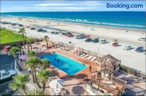 Superior beach studio with Pool Access and free parking - Image 1