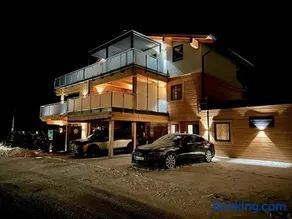 Chalet Chardonnay - Image 1