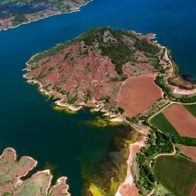 Grand Studio Entre Lac Et Garrigue - Image 1