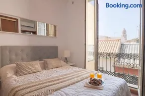 C61 - Brand New One Bedroom Cathedral Views - Image 2