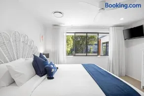 Waves Retreat - Coastal Style Home near Warana Beach - Image 3