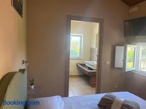 UGO Luxury Rooms - Image 2
