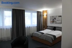 Hotel P7 - Image 1