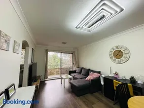 Tranquil Retreat in Chatswood - Image 2