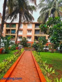 Tropical Pool View Retreat - Image 1