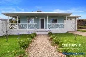 Just Beachy - Aldinga Beach - C21 SouthCoast Holidays - Image 1