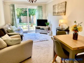 Cosy Bungalow Near Open Countryside - Image 2