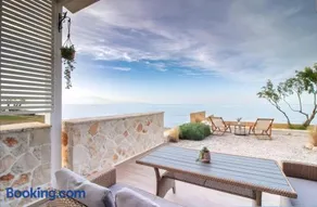Seafront Wooden House - Image 1
