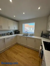 Fantastic family flat in Frinton - Image 4