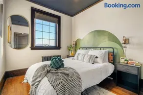 The Accountant - Sleeps 3 Guests - DT Drumheller - Image 4