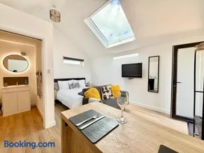 The Annexe - a coastal escape - 300m from cliff top! - Image 1