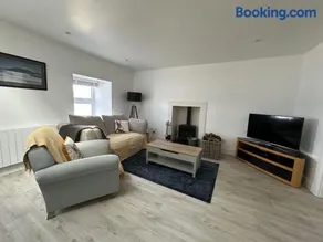 Mid- Village Croft - Image 3