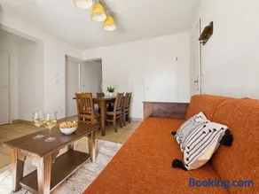 Appartement avec terrasse, piscine et ping-pong - Image 3