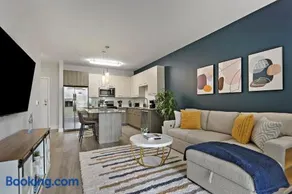 Warrenville Resort Style Apartments Near Downtown with Pool, Free Parking, Gym, Sauna & More - Image 3