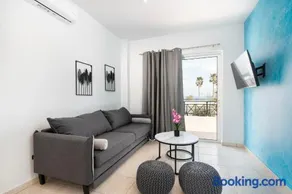 Azure Edge - Seafront View - Beach Stay - Image 1