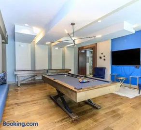 Distinct Houston Luxury Downtown - Image 3
