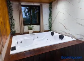 Cabana com Hidro, Lareira e Piscina Privativa - Image 4
