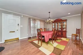 LUXURY HOME 5 BR 3 BA Near Beaches and Venues - Image 1