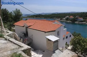 Apartments by the sea Basina, Hvar - 8754 - Image 3