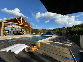 Holiday House Novus - Image 1