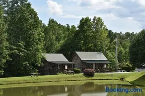 Laurel Lake Cabins - Image 2