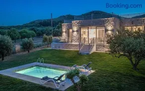 Ole Villas - 2 Bedroom Villa with private Pool, by TK Premium Stays - Image 1