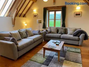 The Oak Barn - Image 5