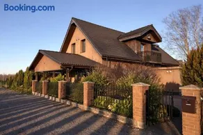 A cozy and spacious three-bedroom semi-detached house awaits guests - Image 2