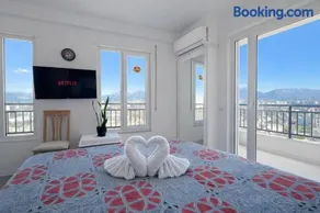 Romantic Penthouse with Mountains View - Image 1