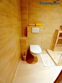 Élégant loft centre ville calme avec mezzanine 2 à 4 personnes - Image 2