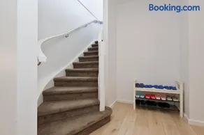 Modern 4BR townhouse best for family and couples - Image 2