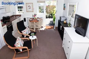 Lowerbourne House Studio - Image 2