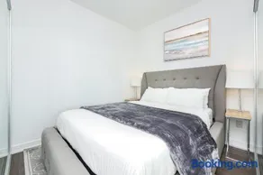 Epic 2BR Condo with Panoramic CN Tower & City View - Image 3
