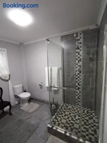 Coastal Cottage - Image 3