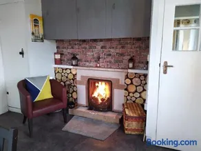 Peaceful Cottage - Image 2