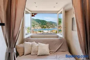 Bright apartment with a view of the Gulf and a swimming pool - Image 4