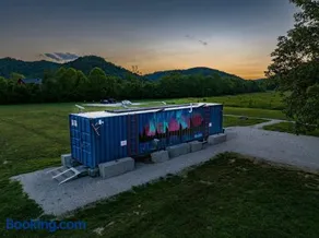 Glamping Tent/Red River Access/2 Queen Beds - Image 3