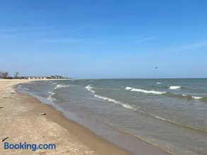 Beachfront Condo - Walk to Beach, Sunrise views - Image 2