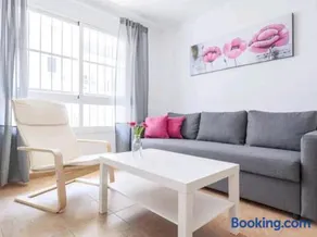 Apartamento con patio y piscina cerca de Sevilla - Image 2