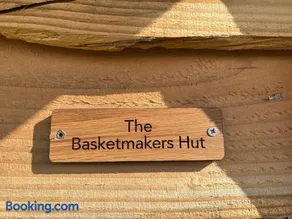 Simple Basketmakers Hut Cabin for Two - Image 5