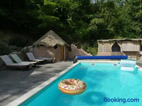 Gite unique et piscine privative dans un écrin de verdure - Image 2