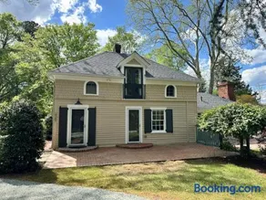 Newly Renovated Carriage House - Image 1
