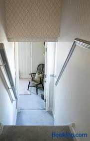 The Green House deluxe 2 bedroom upper floor apartments - Image 2