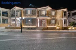 Siblings Apartments - Image 1