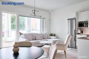 Modern two-bedroom apartment - Image 1