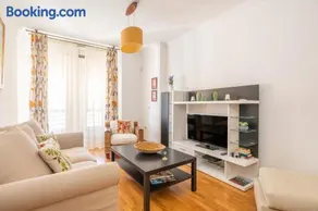 Apartamento Capuchinos Centro by Renthas - Image 2